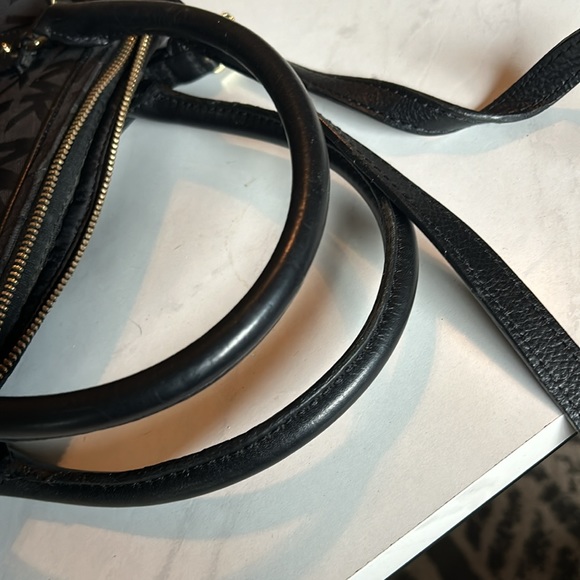 Michael Kors purse - Picture 5 of 6